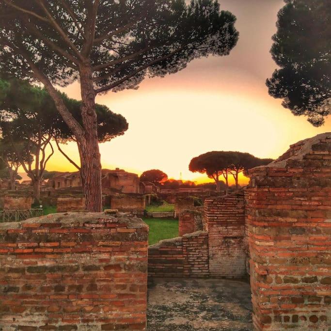 Per Antiqua Itinere Ostia Antica Exterior foto