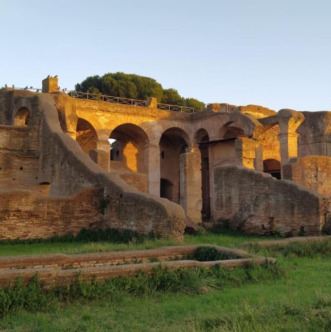 Per Antiqua Itinere Ostia Antica Exterior foto