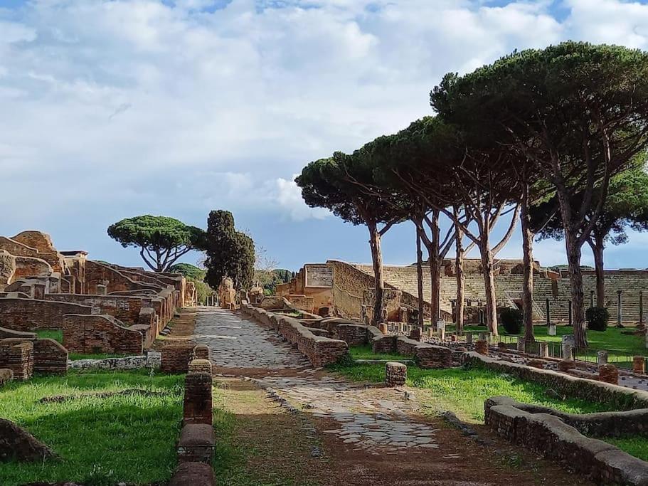 Per Antiqua Itinere Ostia Antica Exterior foto