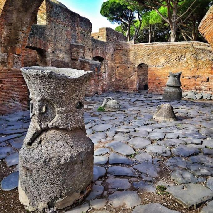 Per Antiqua Itinere Ostia Antica Exterior foto